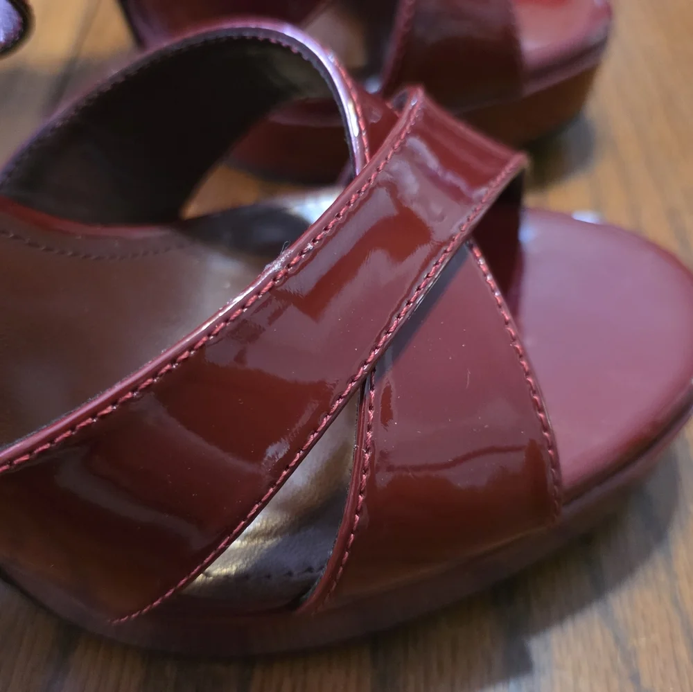 Abbleet Strappy Platform Heel Burgundy Patent Size 9